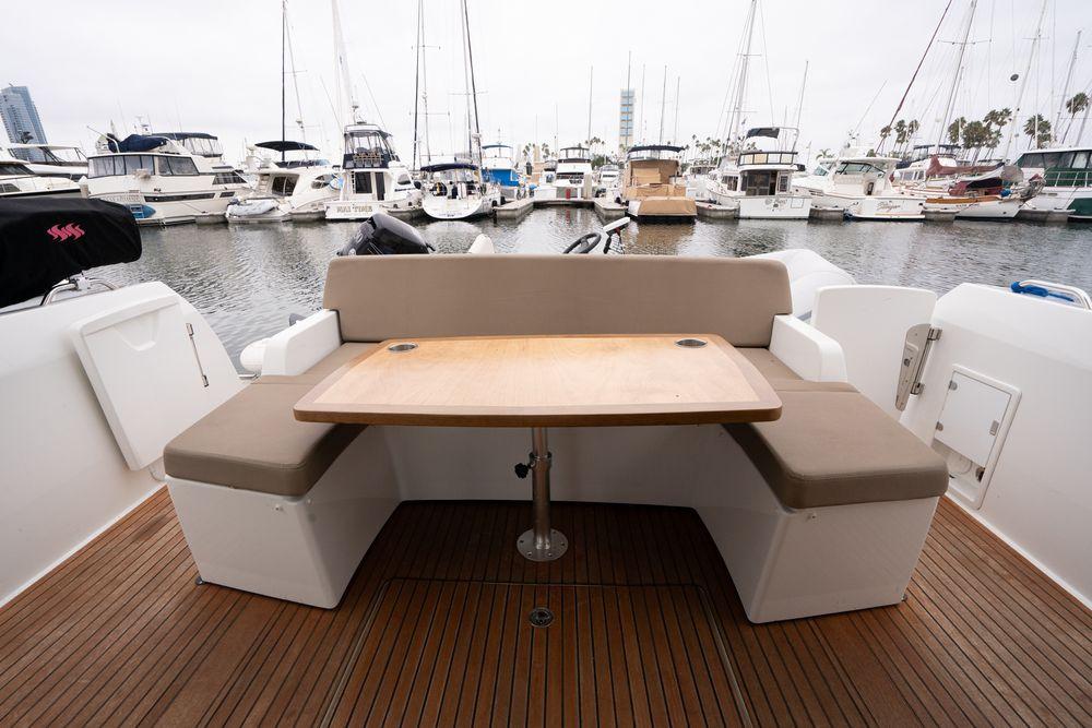 45' 2014 Jeanneau NC 14