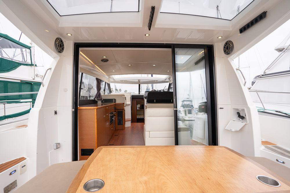 45' 2014 Jeanneau NC 14