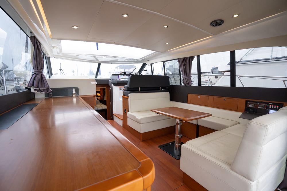 45' 2014 Jeanneau NC 14