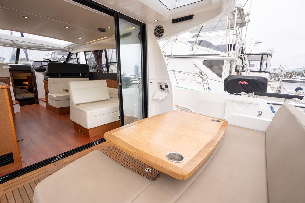 45' 2014 Jeanneau NC 14