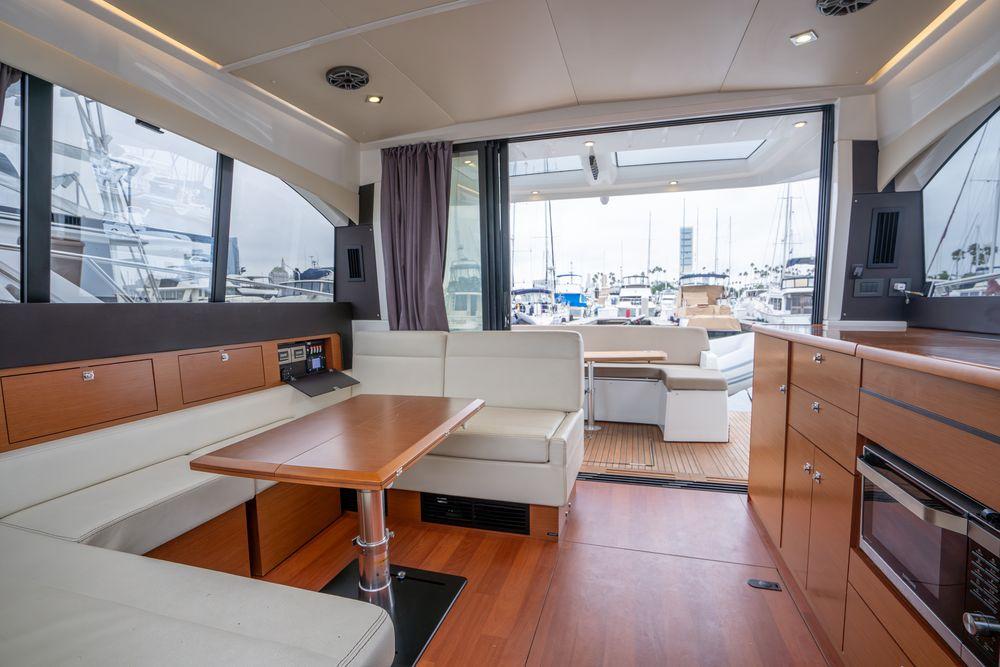 45' 2014 Jeanneau NC 14