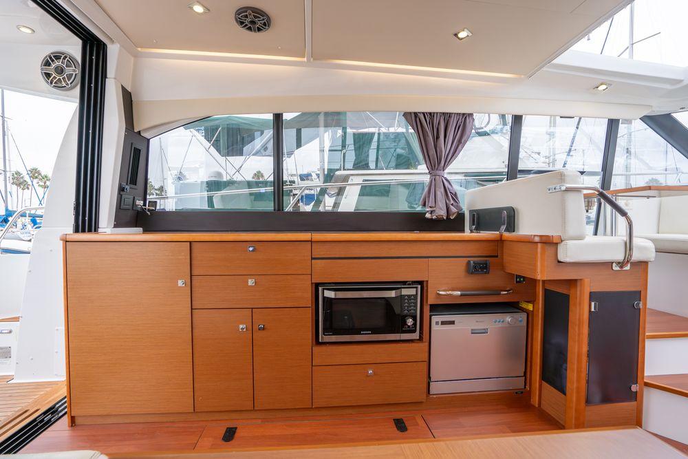45' 2014 Jeanneau NC 14