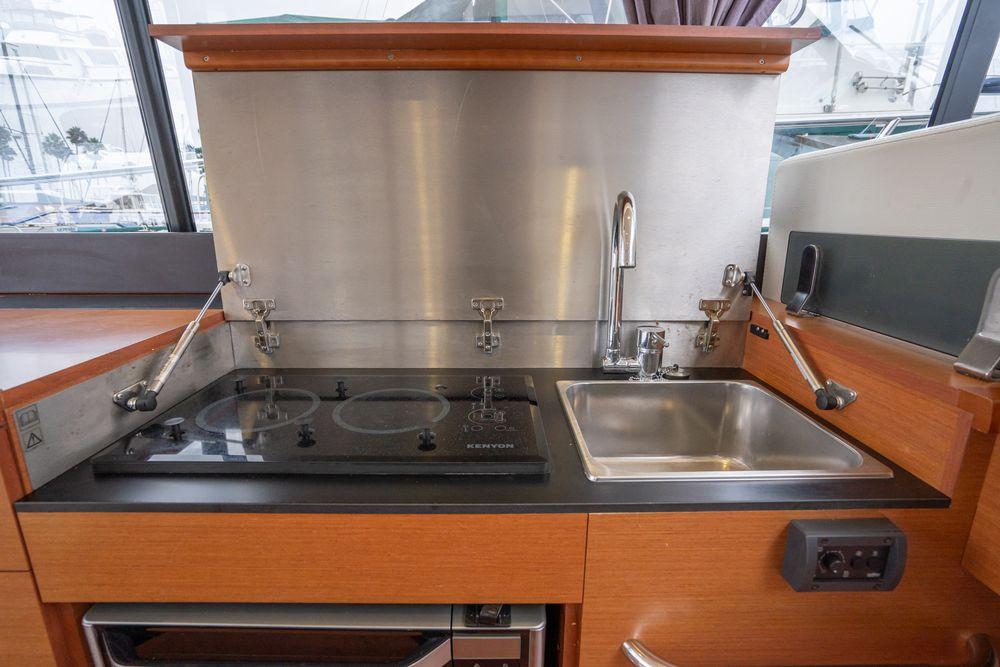 45' 2014 Jeanneau NC 14