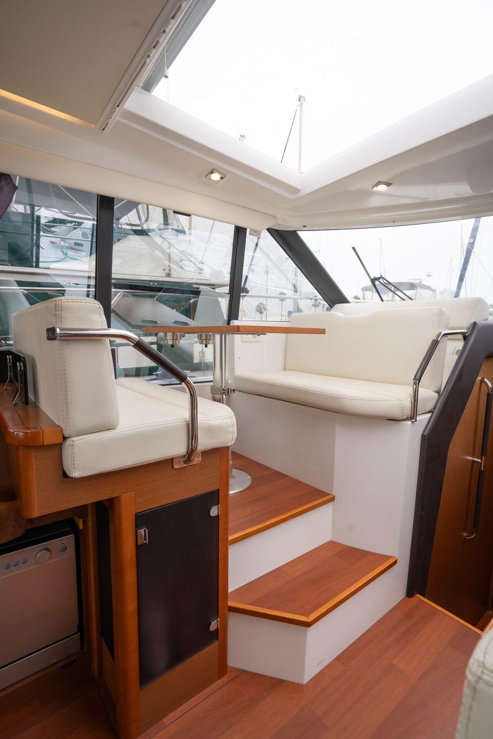 45' 2014 Jeanneau NC 14