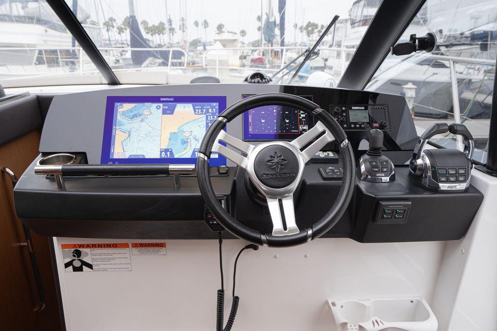 45' 2014 Jeanneau NC 14