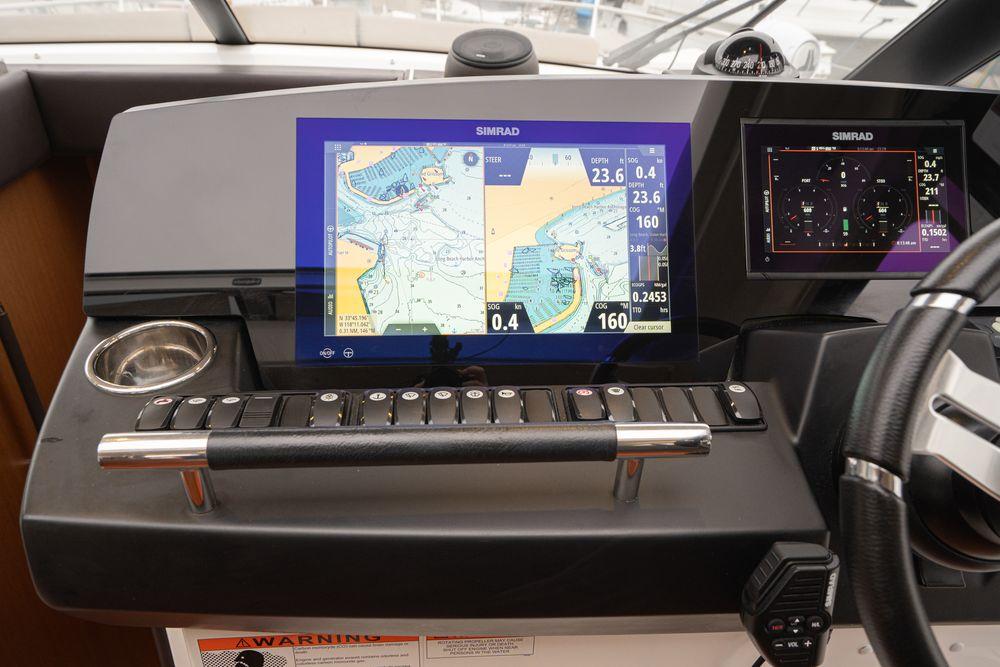 45' 2014 Jeanneau NC 14