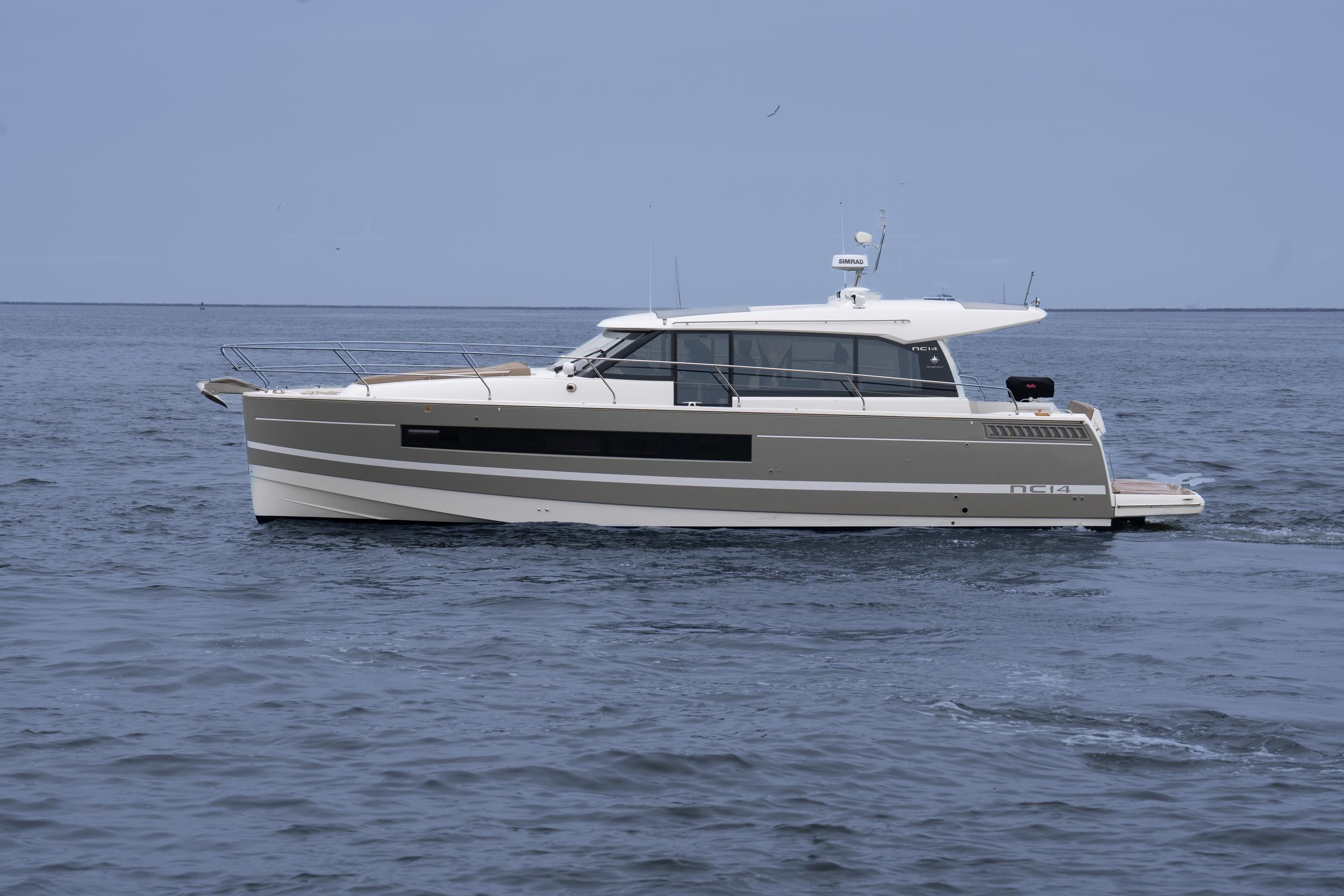 45' 2014 Jeanneau NC 14
