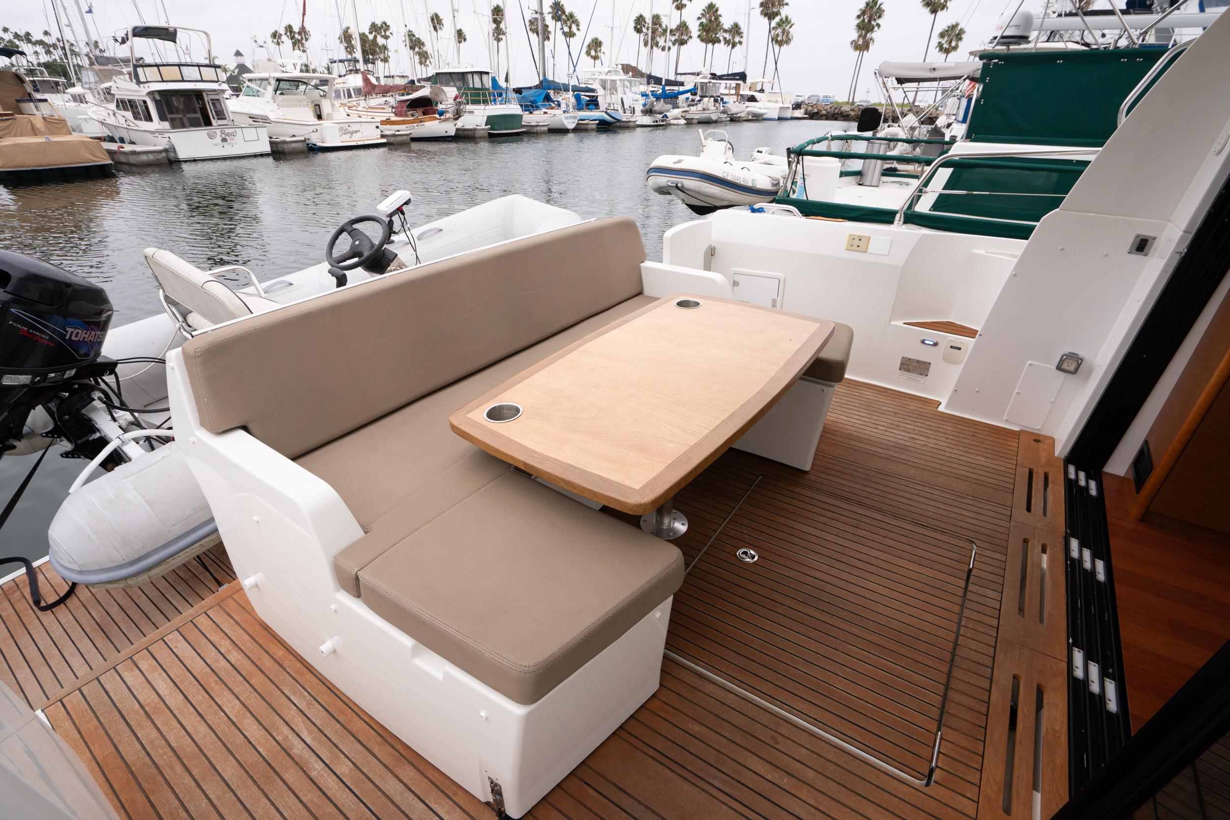 45' 2014 Jeanneau NC 14