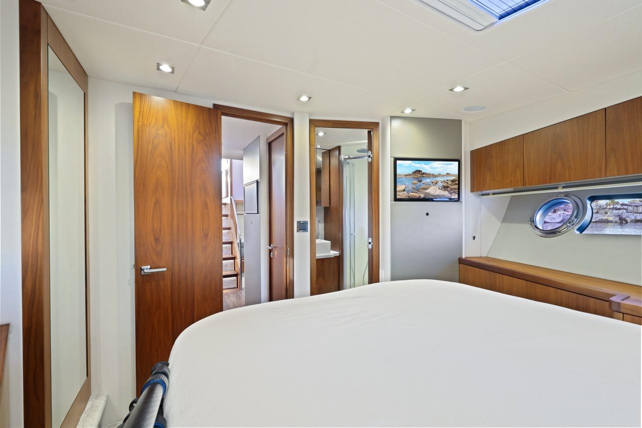 57' 2019 Sunseeker Predator 57