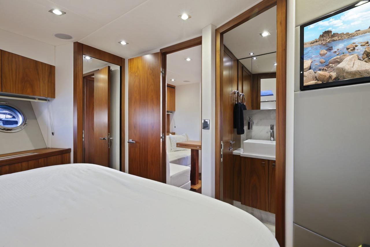 57' 2019 Sunseeker Predator 57
