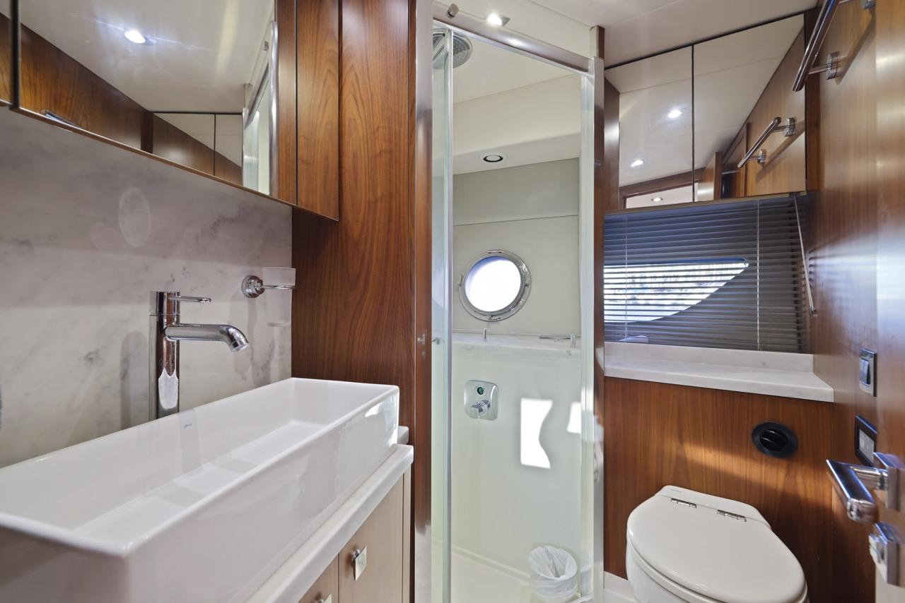 57' 2019 Sunseeker Predator 57