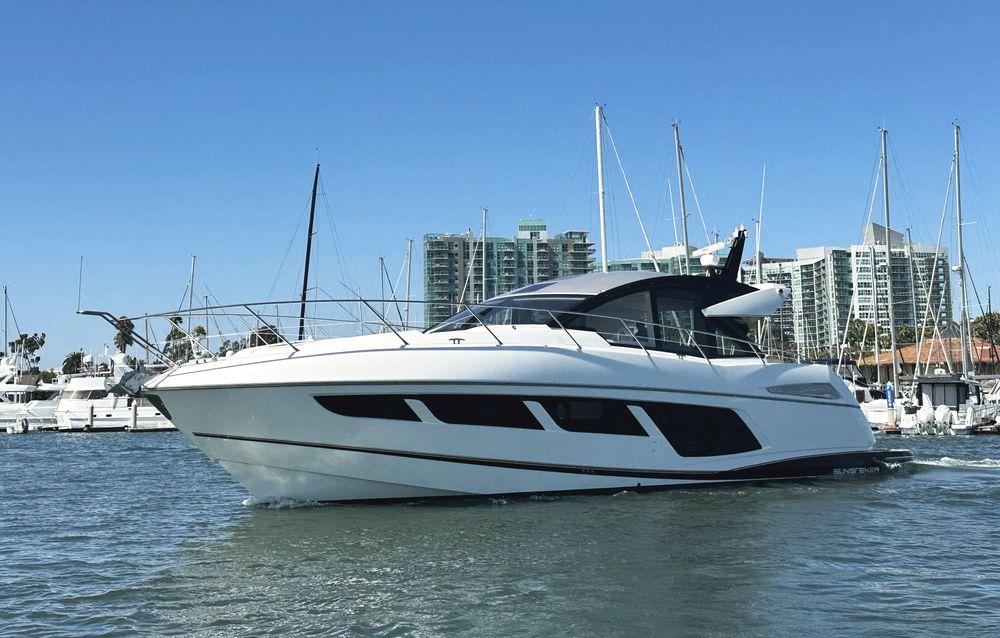 57' 2019 Sunseeker Predator 57