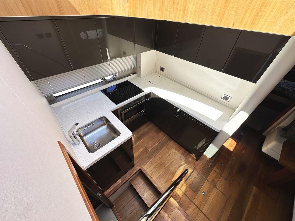 57' 2019 Sunseeker Predator 57