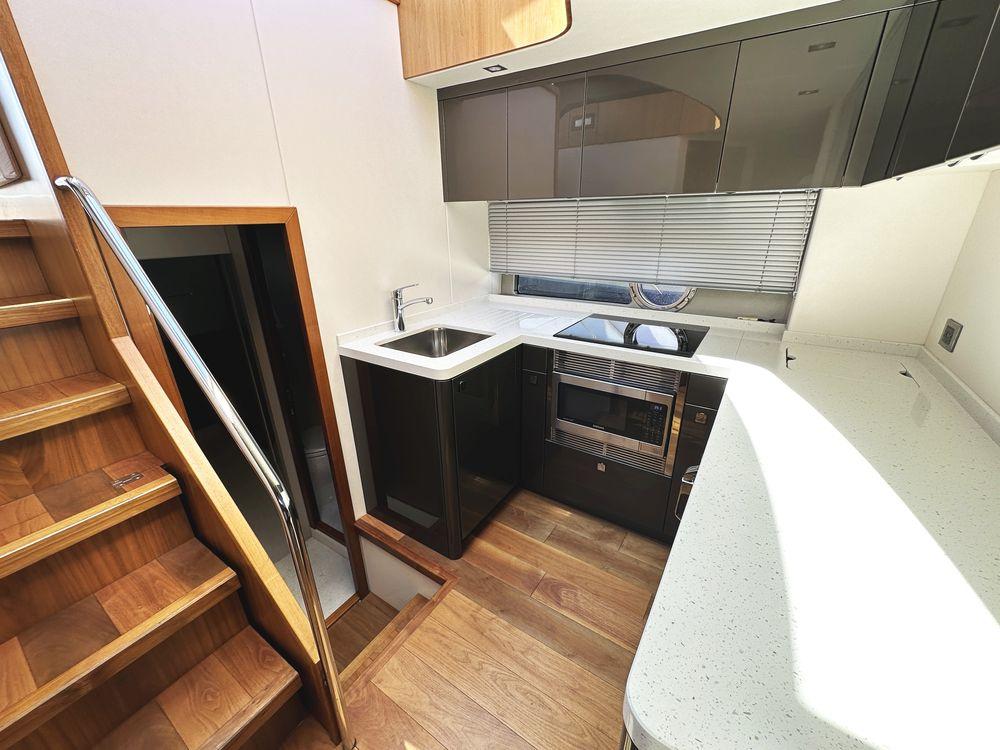 57' 2019 Sunseeker Predator 57