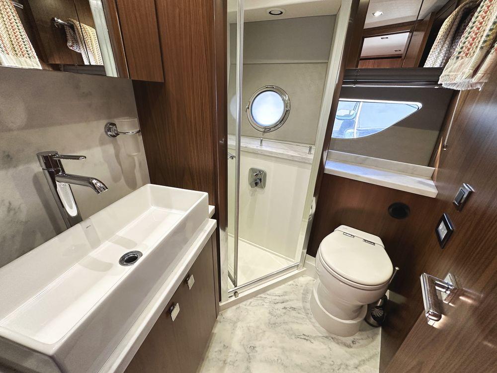 57' 2019 Sunseeker Predator 57
