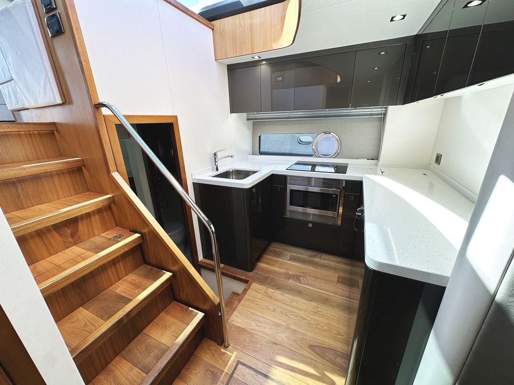 57' 2019 Sunseeker Predator 57