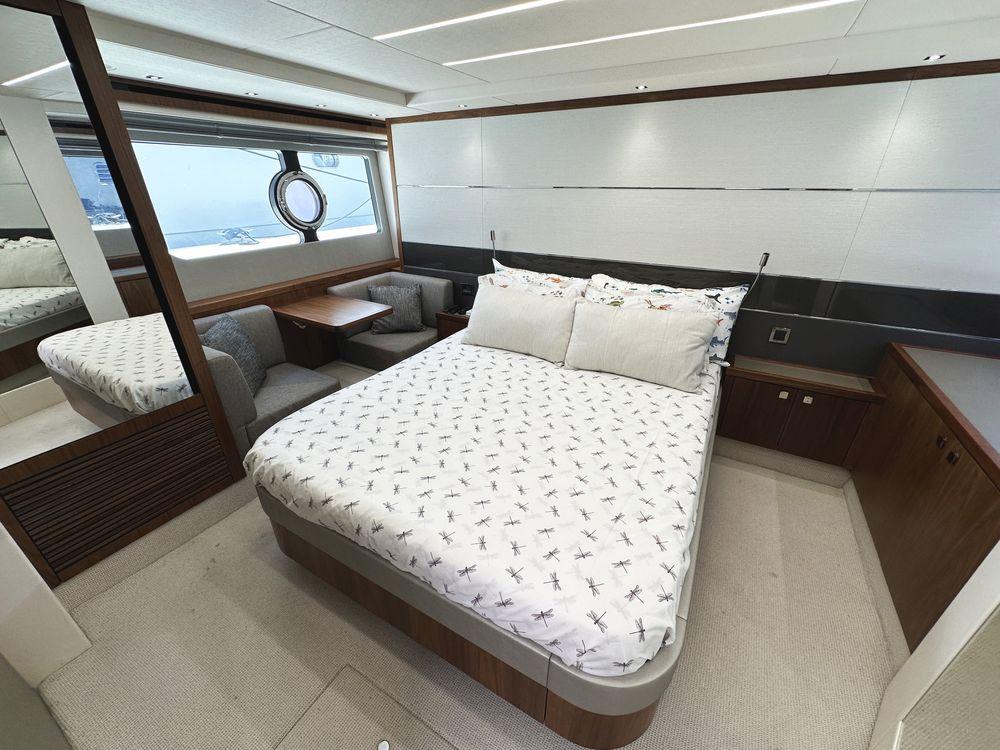 57' 2019 Sunseeker Predator 57
