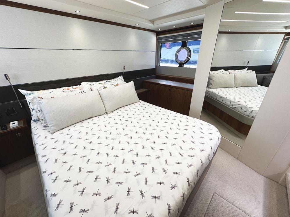 57' 2019 Sunseeker Predator 57