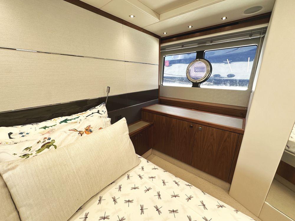 57' 2019 Sunseeker Predator 57