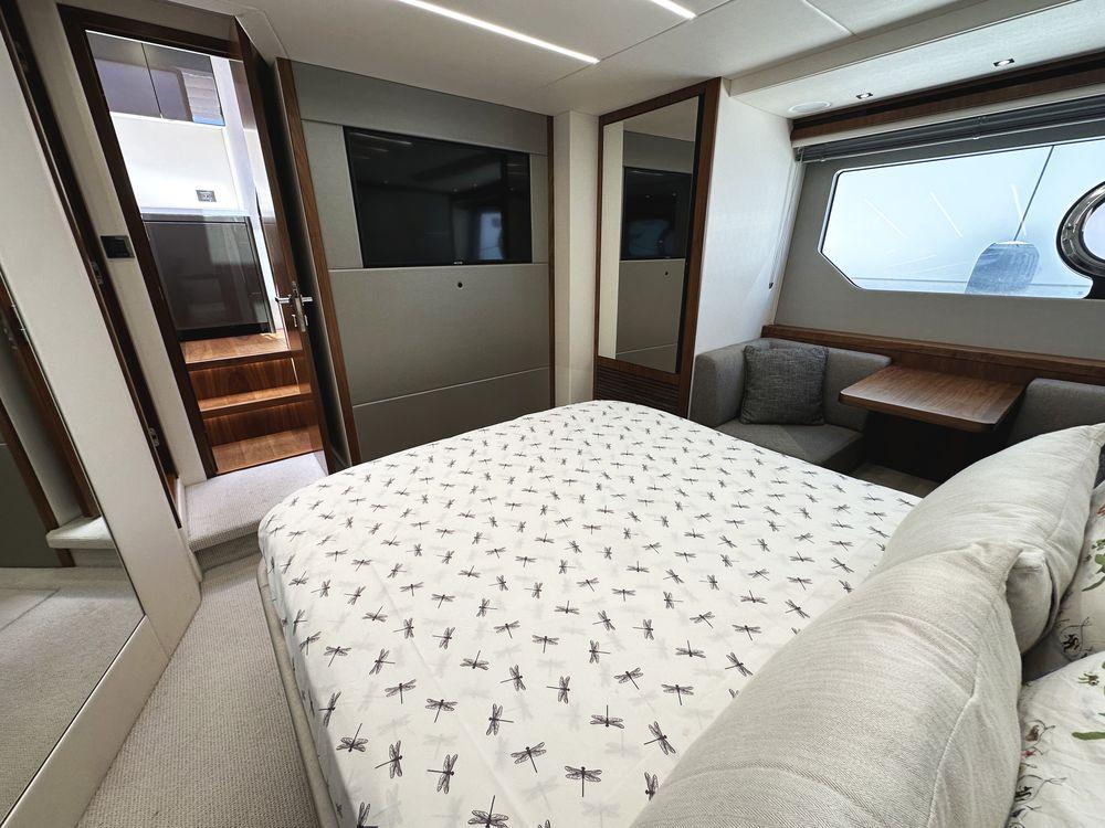 57' 2019 Sunseeker Predator 57