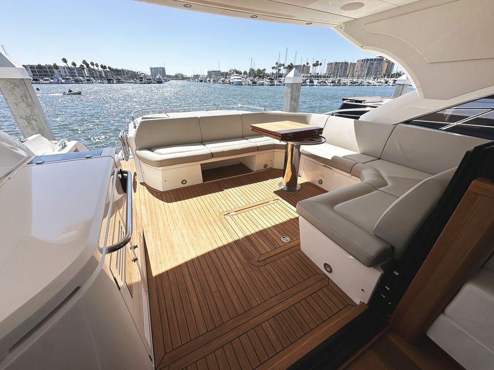 57' 2019 Sunseeker Predator 57