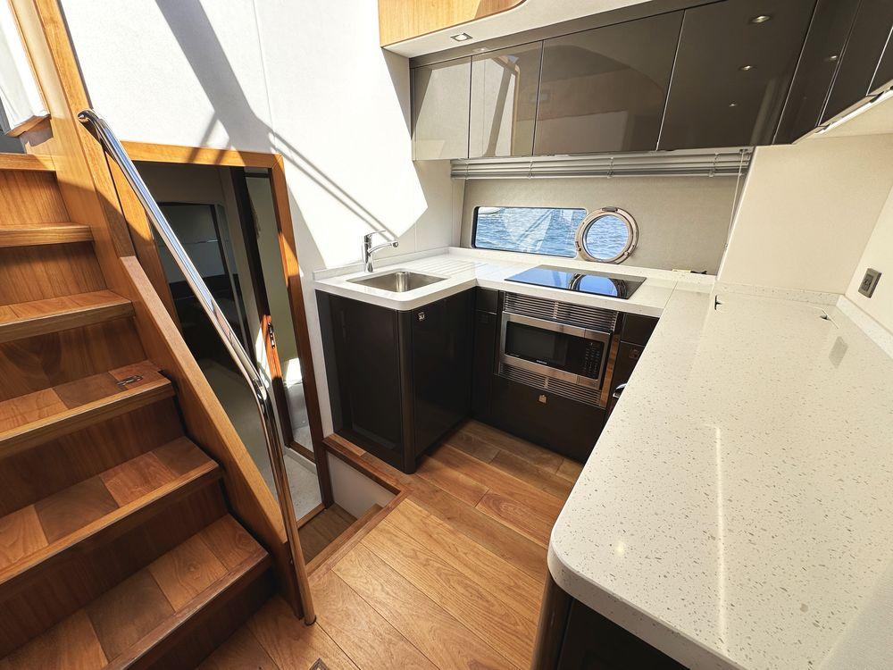 57' 2019 Sunseeker Predator 57