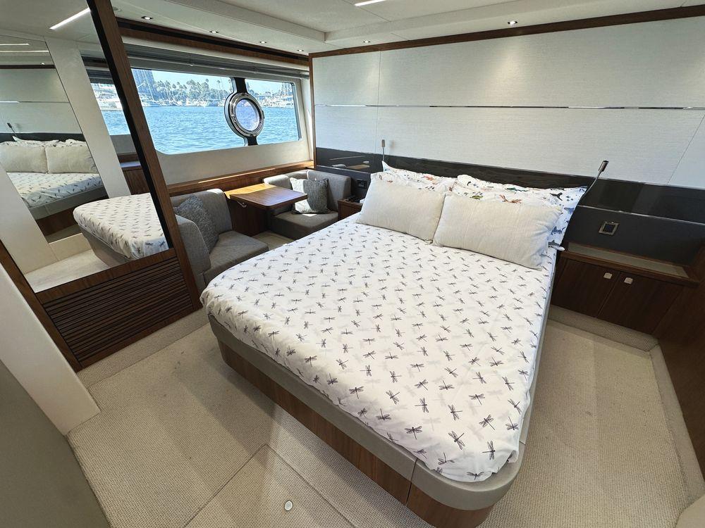 57' 2019 Sunseeker Predator 57