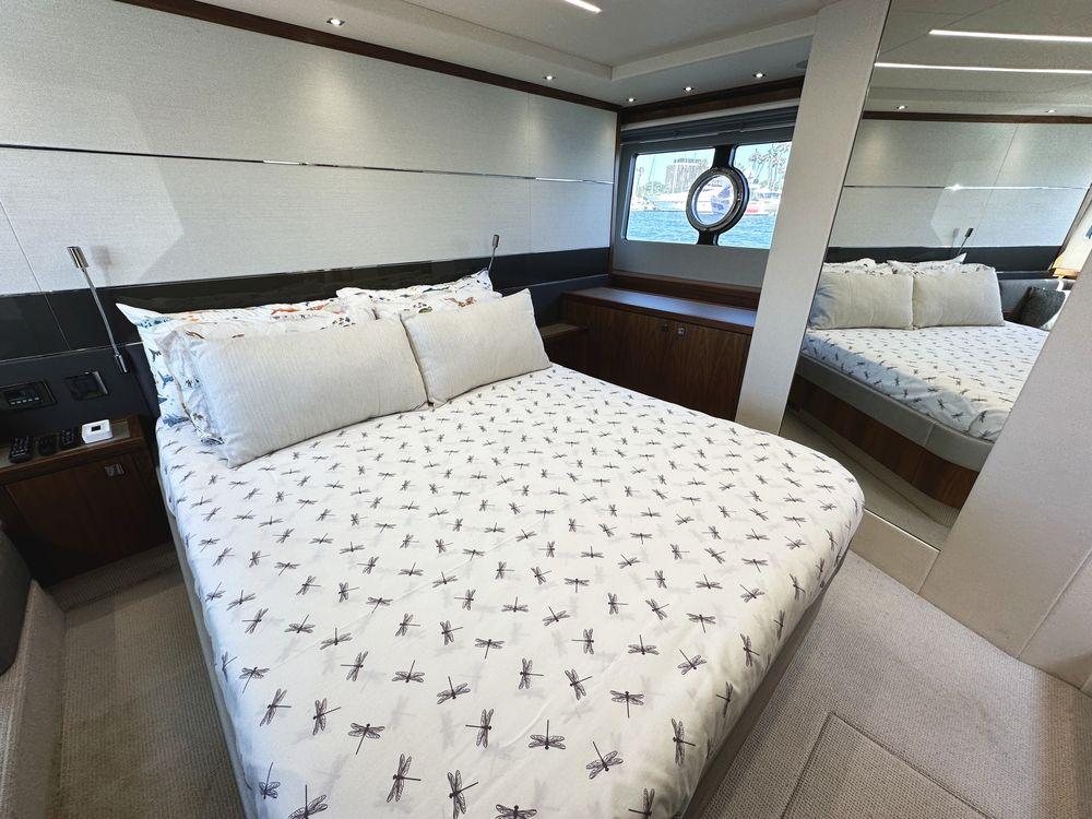 57' 2019 Sunseeker Predator 57