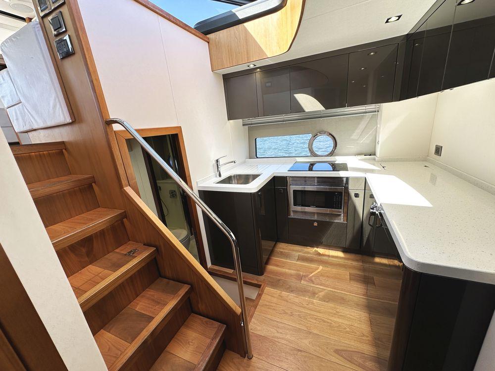 57' 2019 Sunseeker Predator 57