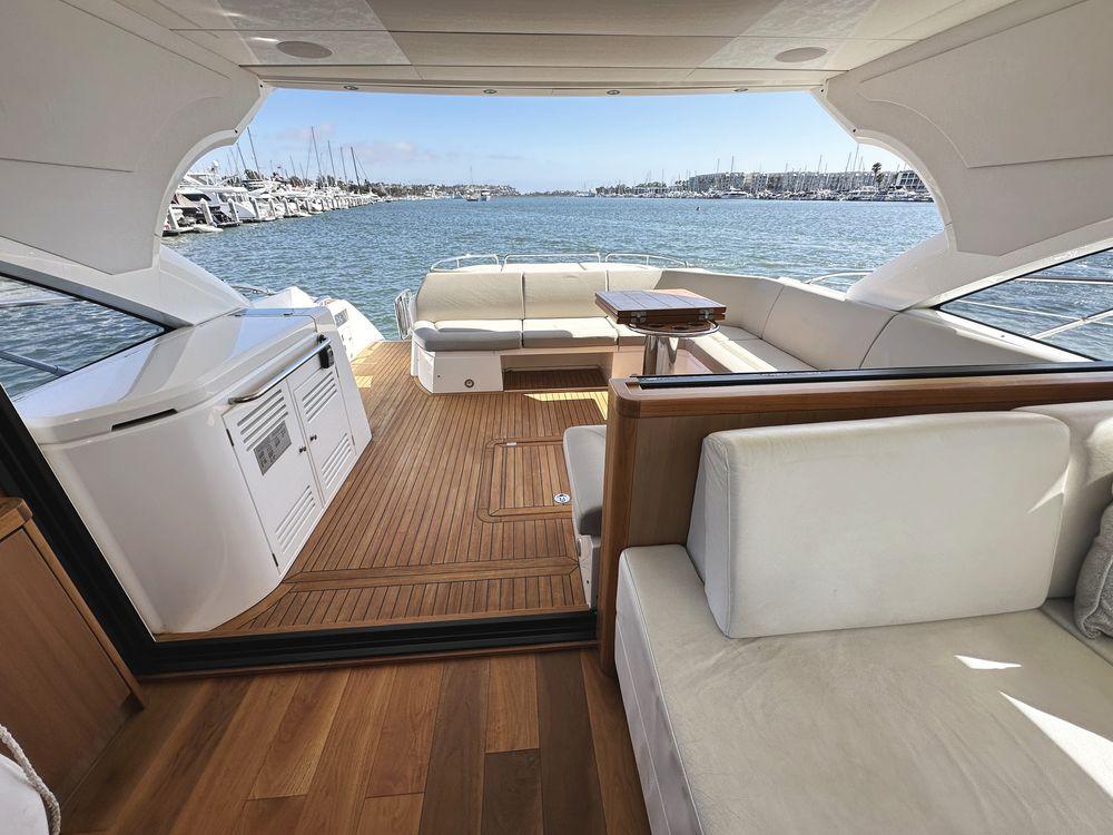 57' 2019 Sunseeker Predator 57