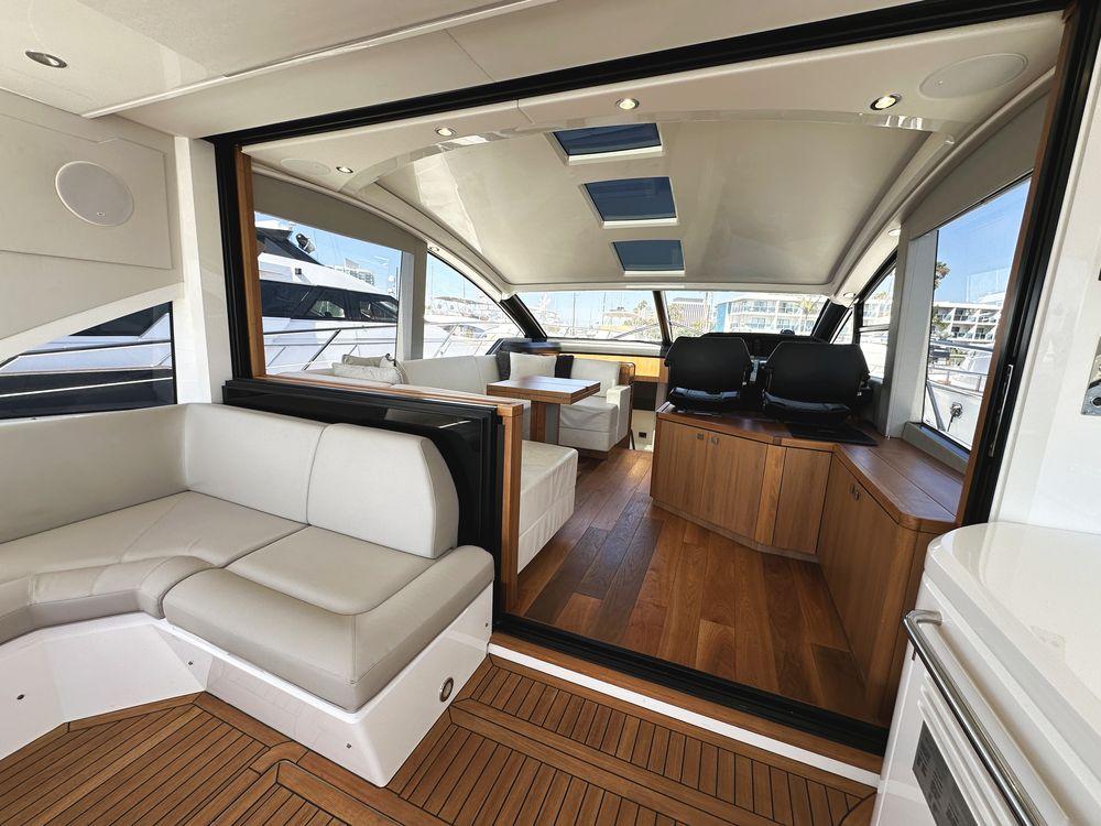 57' 2019 Sunseeker Predator 57