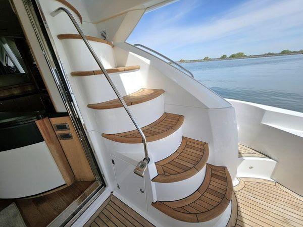 66' 2005 Sunseeker Manhattan 66