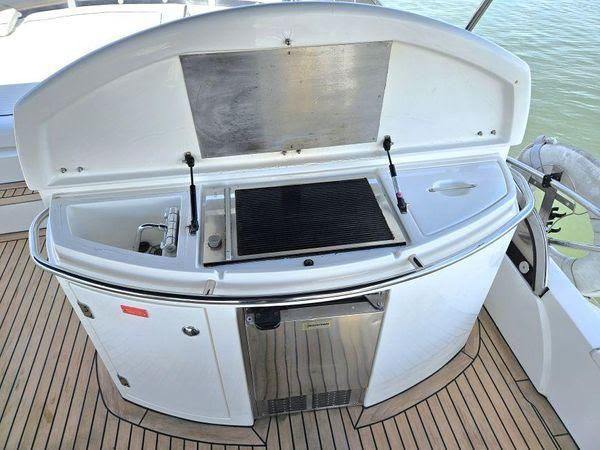 66' 2005 Sunseeker Manhattan 66