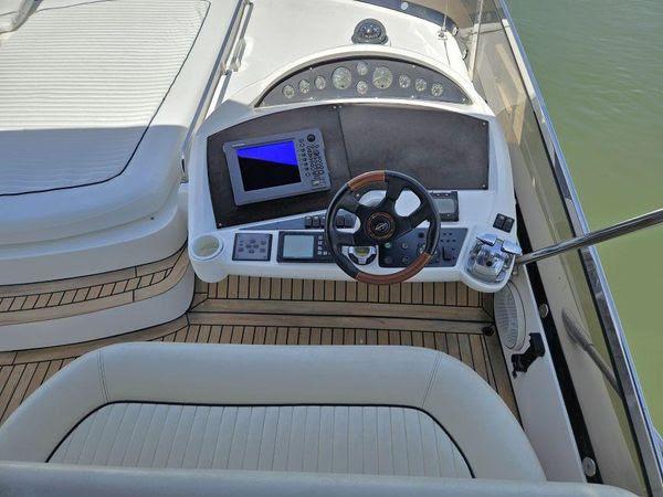 66' 2005 Sunseeker Manhattan 66