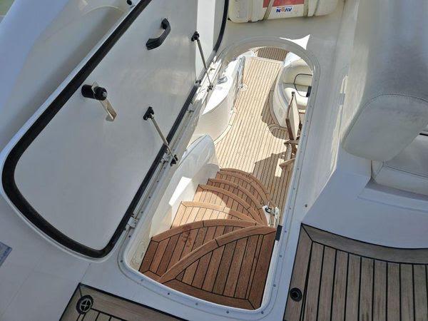 66' 2005 Sunseeker Manhattan 66