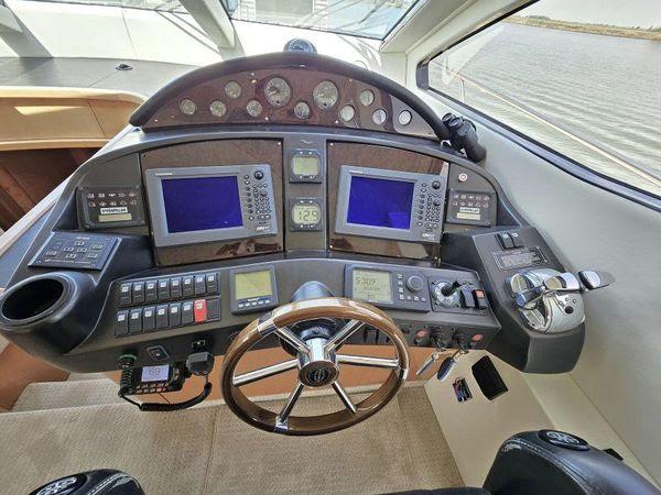 66' 2005 Sunseeker Manhattan 66