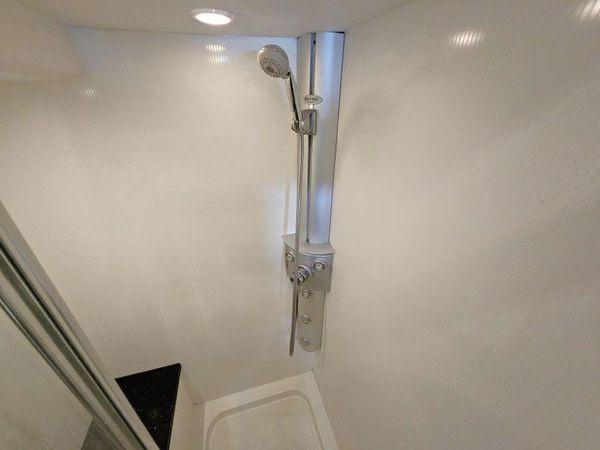 66' 2005 Sunseeker Manhattan 66