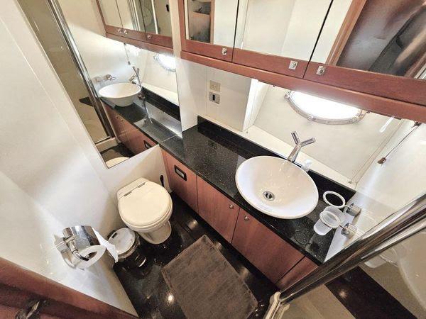 66' 2005 Sunseeker Manhattan 66