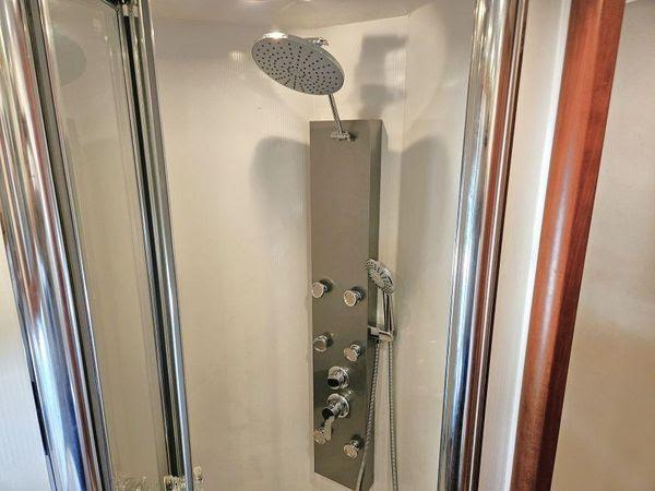 66' 2005 Sunseeker Manhattan 66