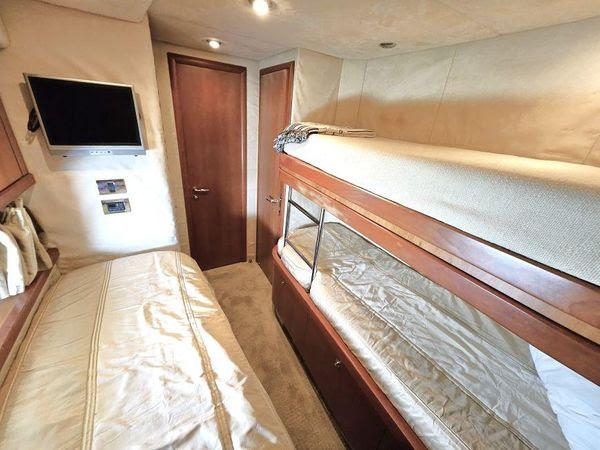 66' 2005 Sunseeker Manhattan 66
