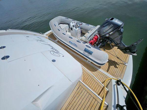 66' 2005 Sunseeker Manhattan 66