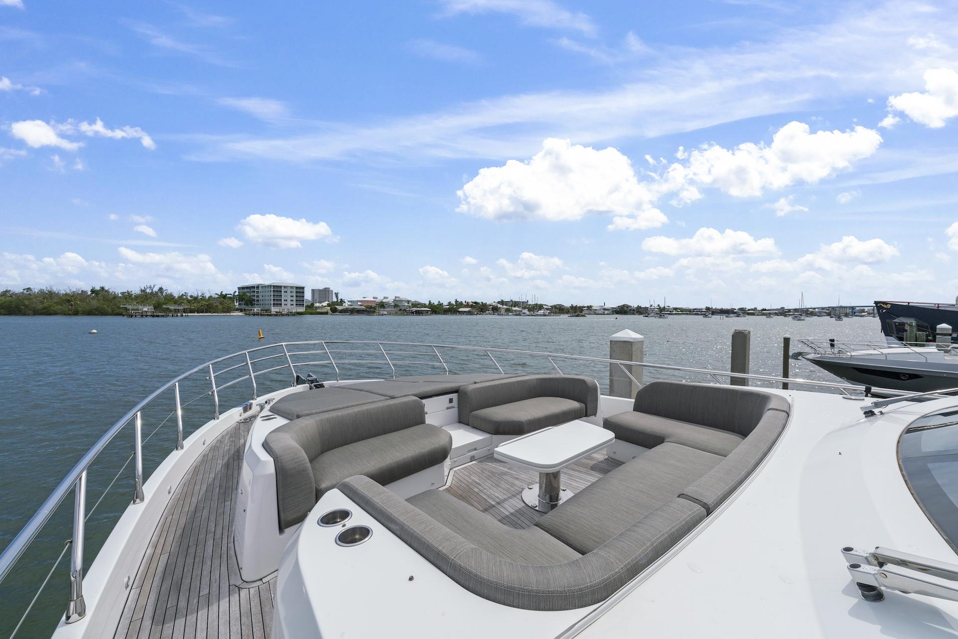 78' 2020 Azimut Fly 78