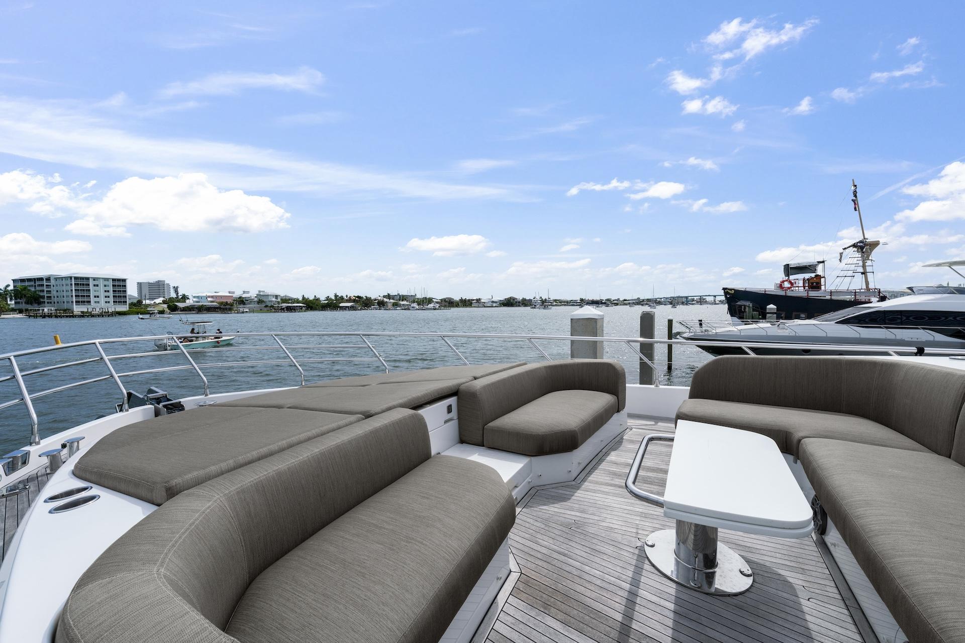 78' 2020 Azimut Fly 78