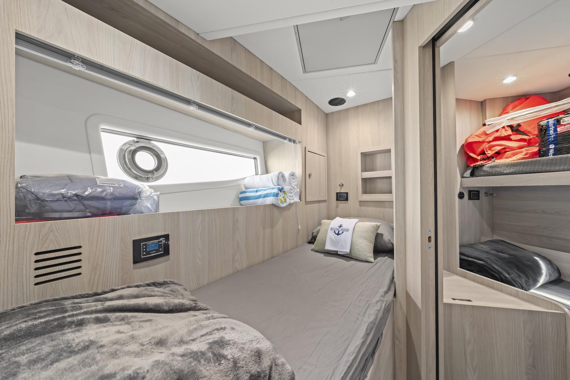 78' 2020 Azimut Fly 78