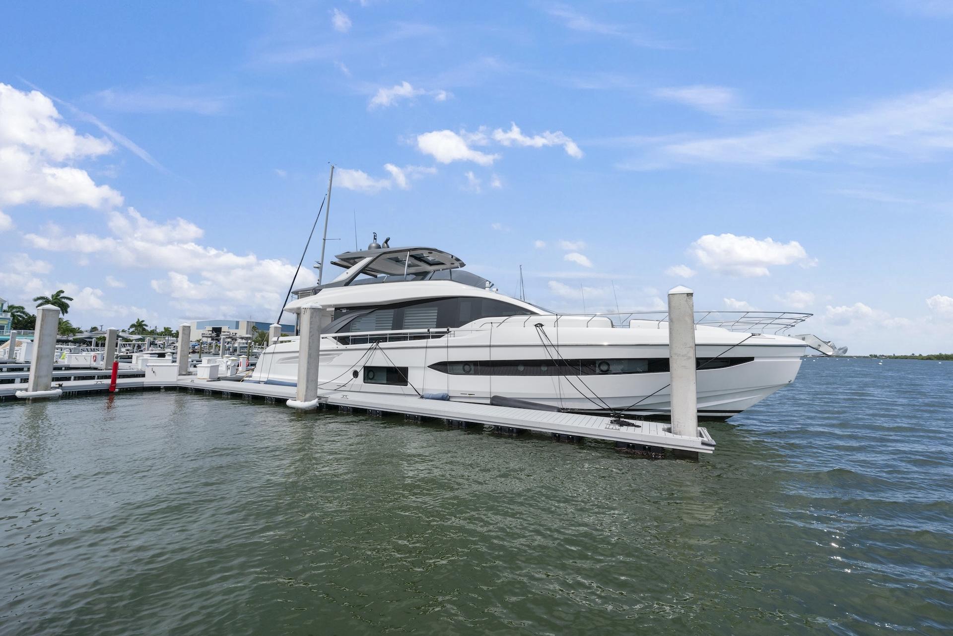 78' 2020 Azimut Fly 78