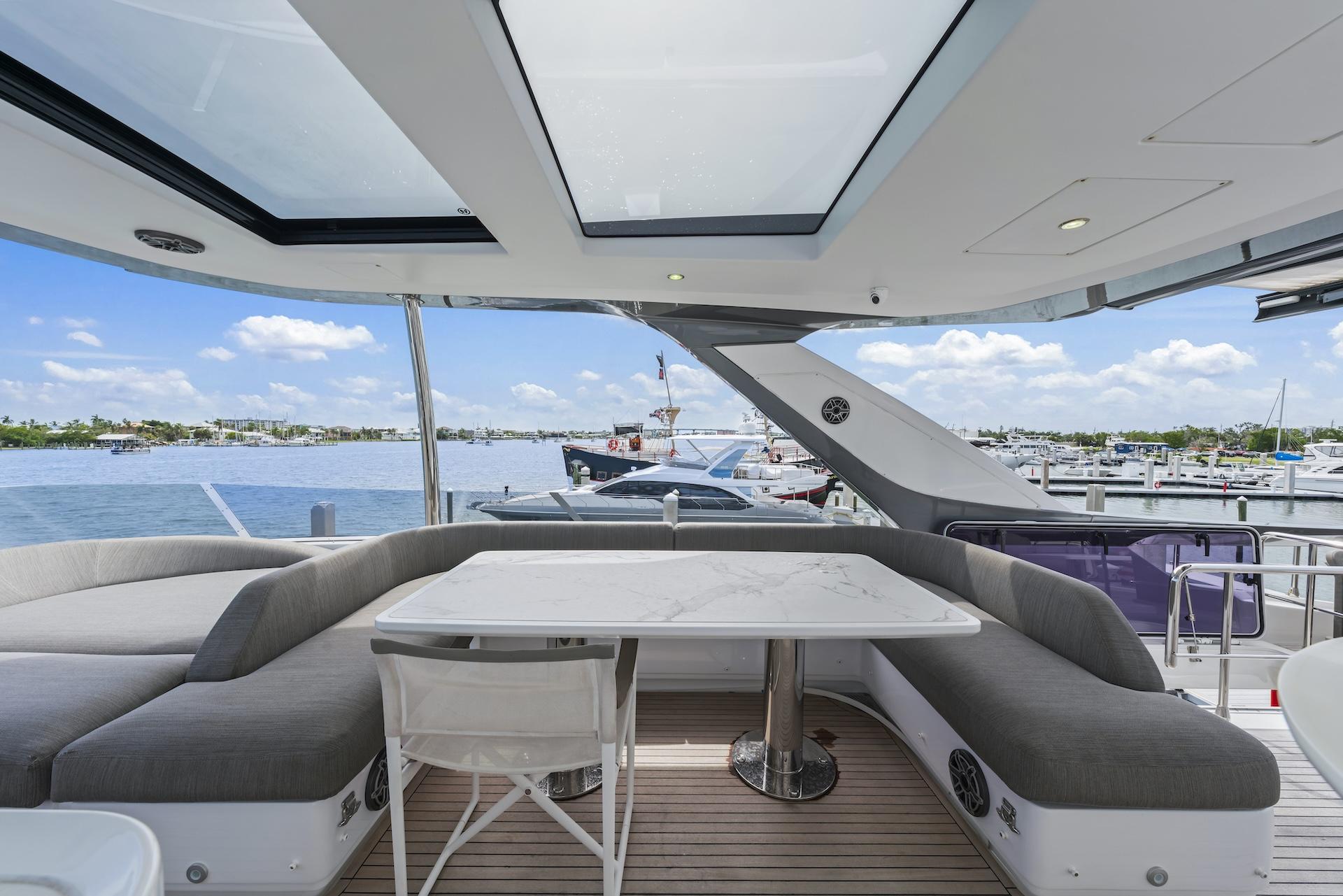 78' 2020 Azimut Fly 78