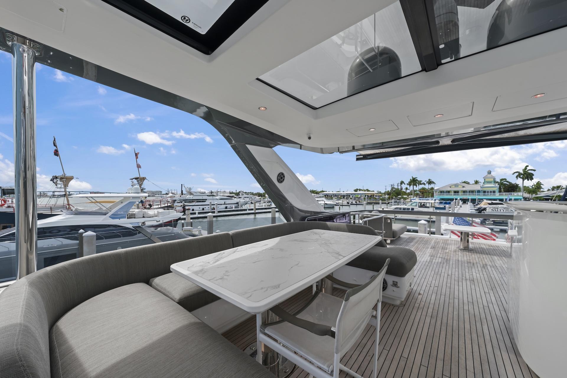 78' 2020 Azimut Fly 78