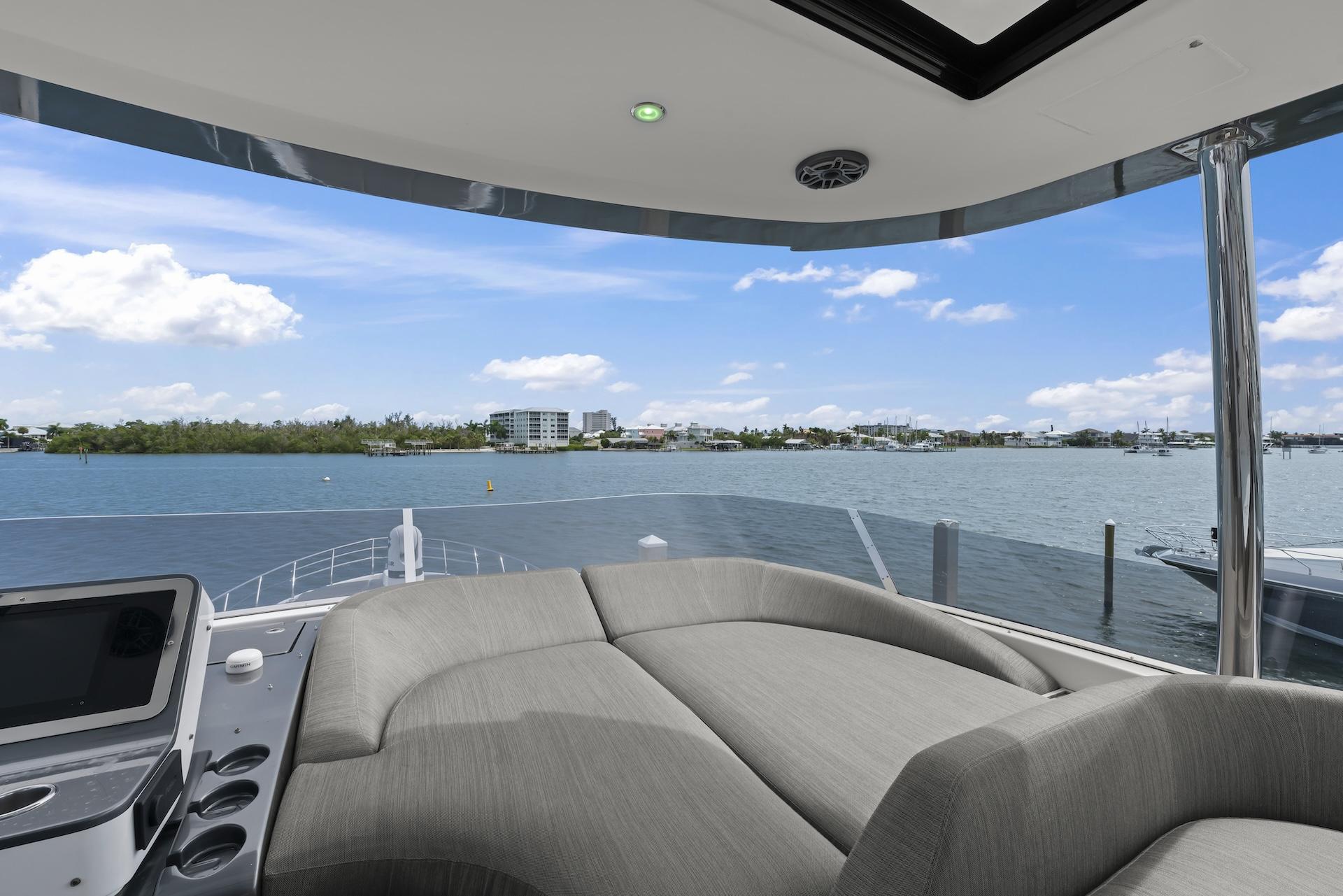 78' 2020 Azimut Fly 78