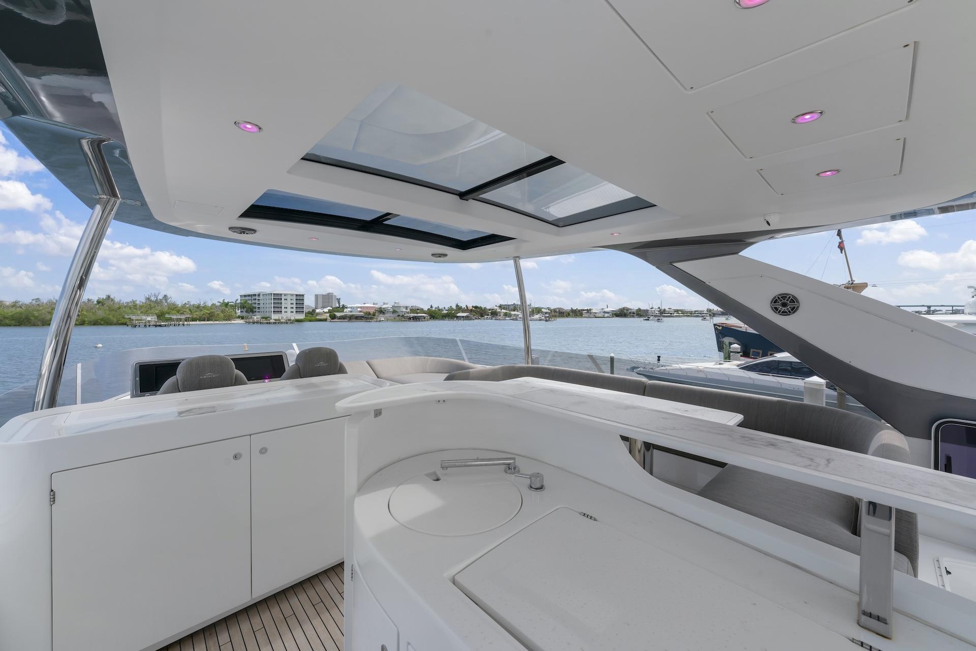 78' 2020 Azimut Fly 78