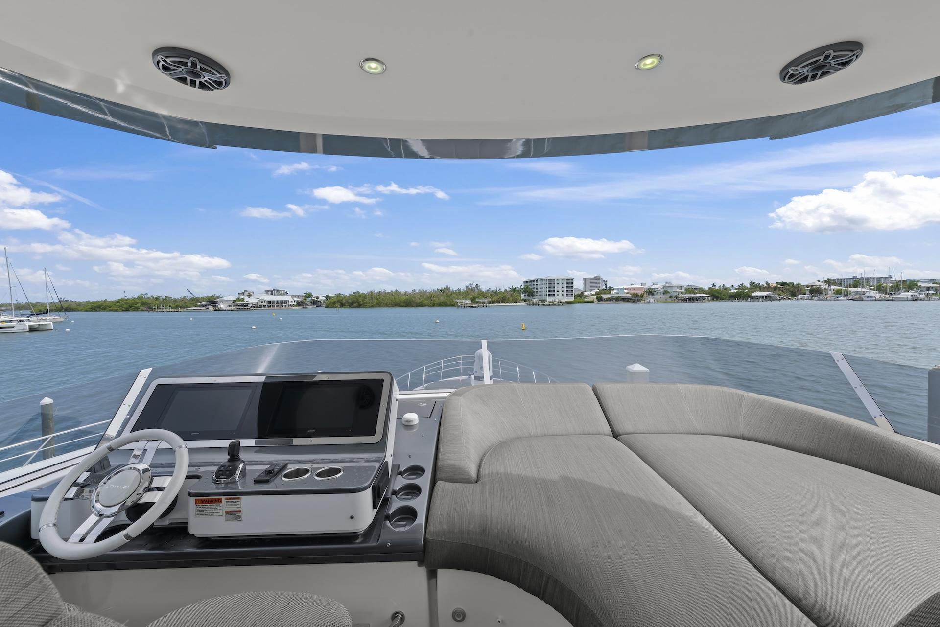78' 2020 Azimut Fly 78